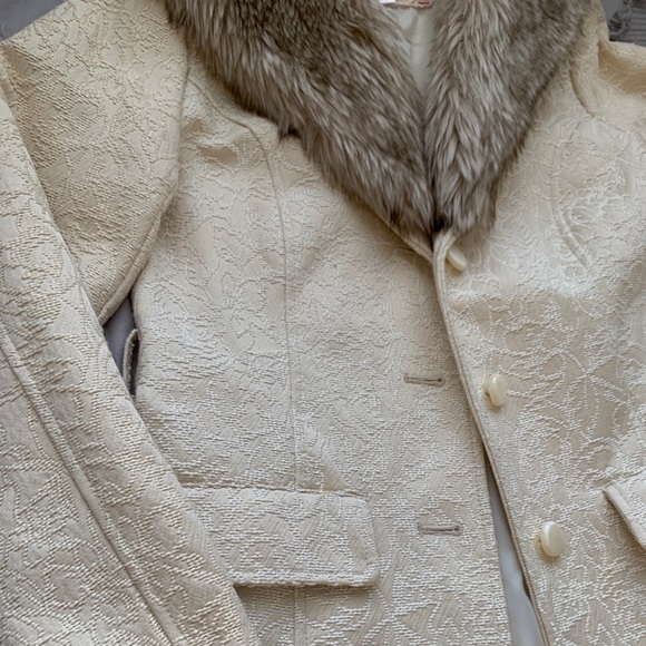 Xhilaration Women’s Beige Winter Coat with Faux Fur - Picture 5 of 7